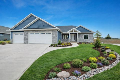 Photo of 3745 BEACHMONT Road, DE PERE, WI 54115 (MLS # 50321939)