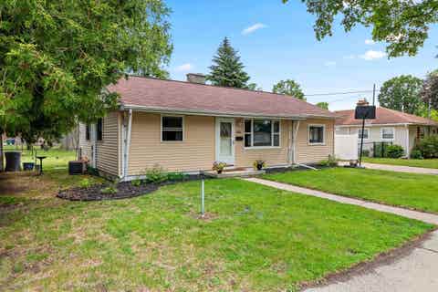 Photo of 1429 S ONEIDA Street, GREEN BAY, WI 54304 (MLS # 50327292)