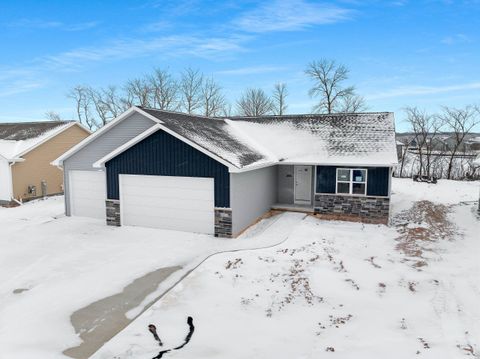 Photo of 1825 SOUTHLAND Lane, NEW LONDON, WI 54961 (MLS # 50321004)