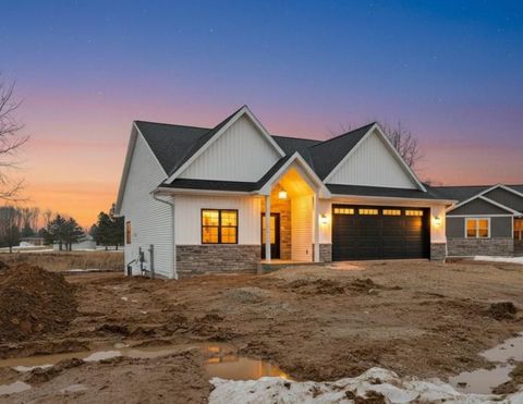 Photo of 4975 WATER MINT Court, GREEN BAY, WI 54313 (MLS # 50322806)