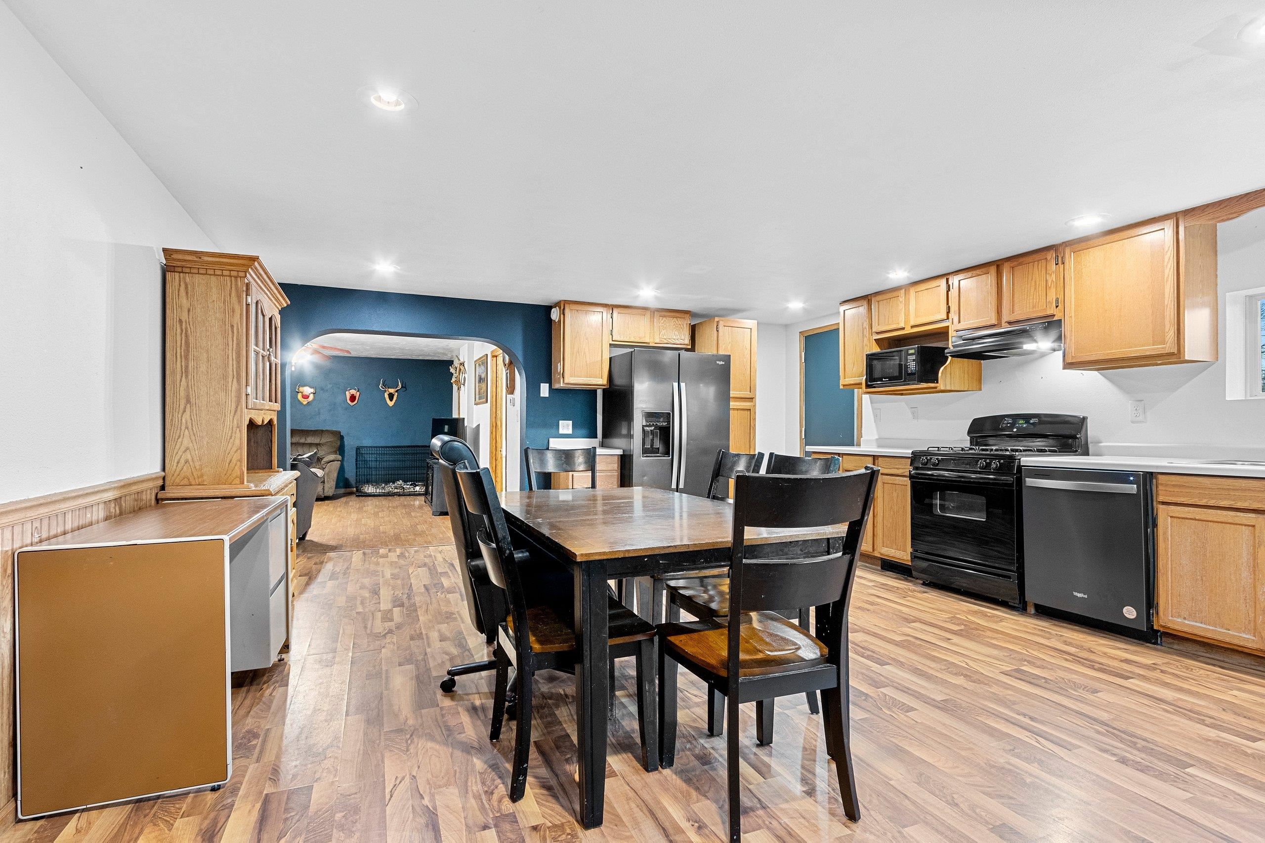 Oconto, Wisconsin 54153, United States, 4 Bedrooms Bedrooms, ,2 BathroomsBathrooms,Residential,Pending,28785