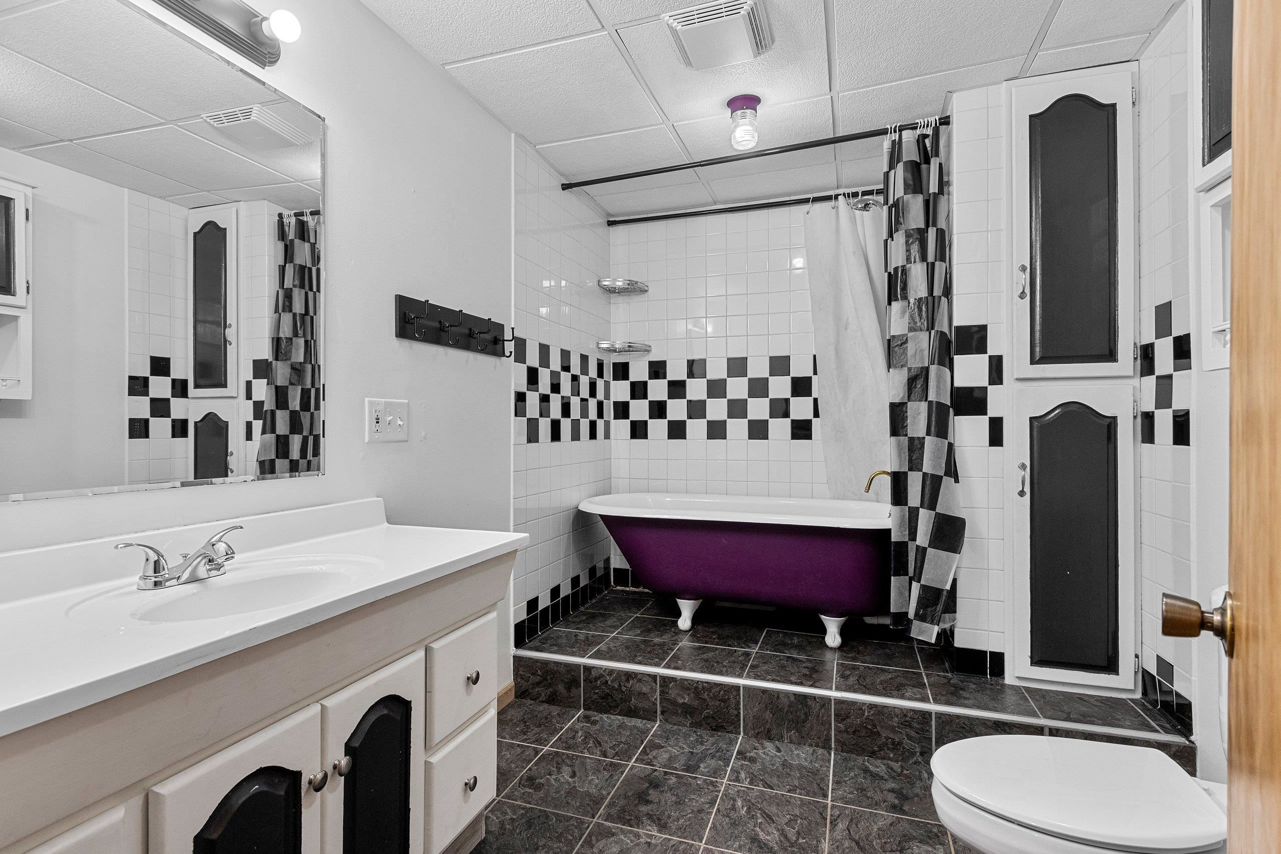 Oconto, Wisconsin 54153, United States, 4 Bedrooms Bedrooms, ,2 BathroomsBathrooms,Residential,Pending,28785