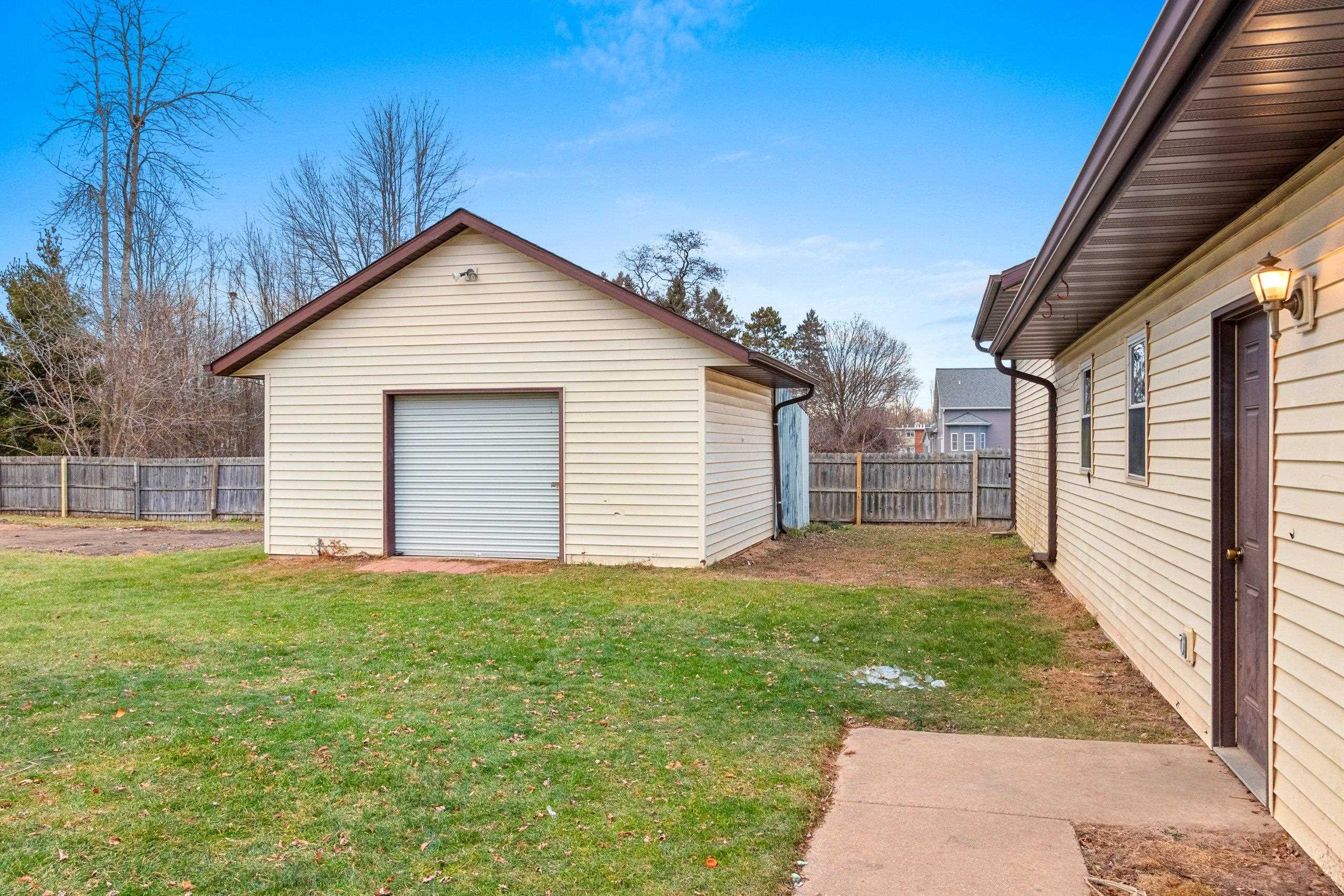 Oconto, Wisconsin 54153, United States, 4 Bedrooms Bedrooms, ,2 BathroomsBathrooms,Residential,Pending,28785