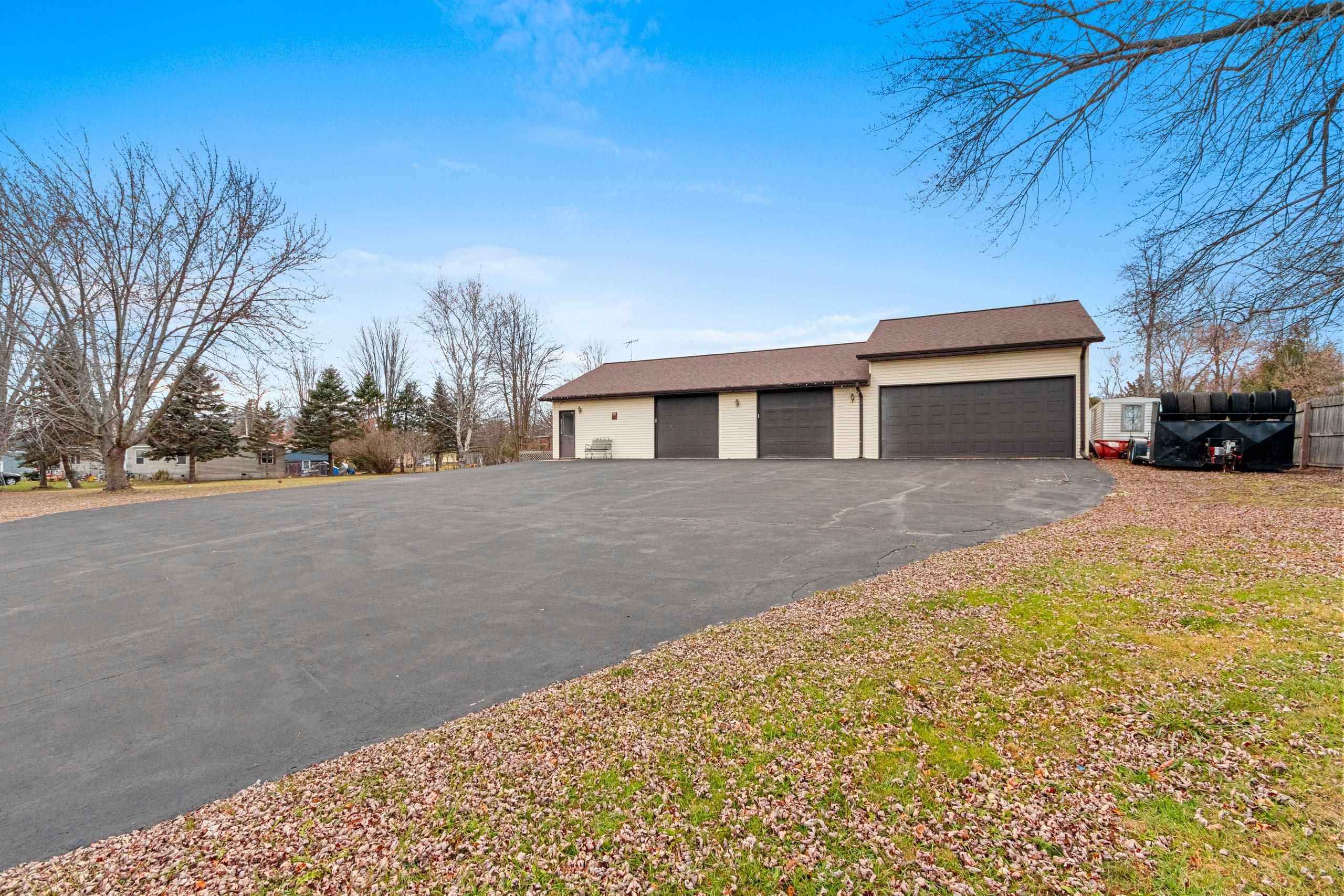 Oconto, Wisconsin 54153, United States, 4 Bedrooms Bedrooms, ,2 BathroomsBathrooms,Residential,Pending,28785