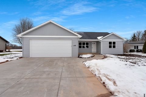 Photo of 8350 PHEASANT RUN Trail, LARSEN, WI 54947 (MLS # 50319862)