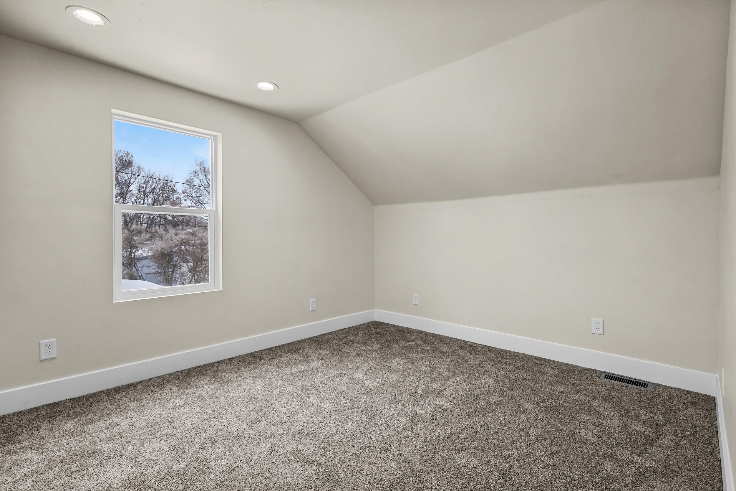 Shawano, Wisconsin 54166, United States, 3 Bedrooms Bedrooms, ,2 BathroomsBathrooms,Residential,Active,252629