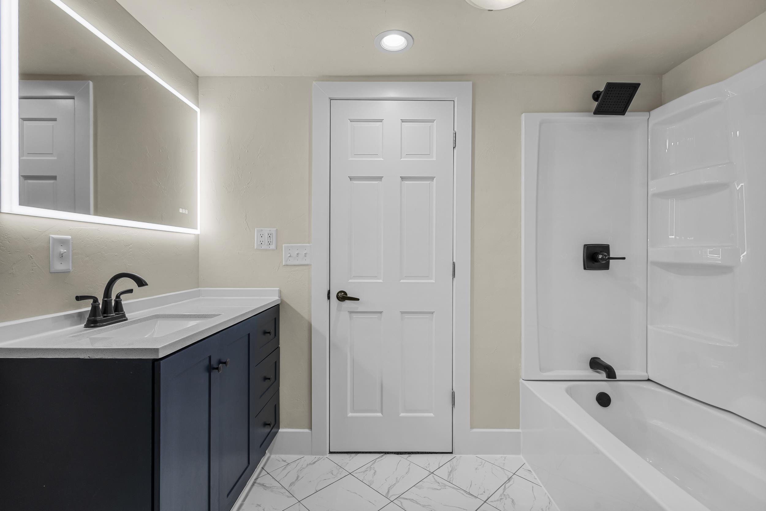 Shawano, Wisconsin 54166, United States, 3 Bedrooms Bedrooms, ,2 BathroomsBathrooms,Residential,Active,252629