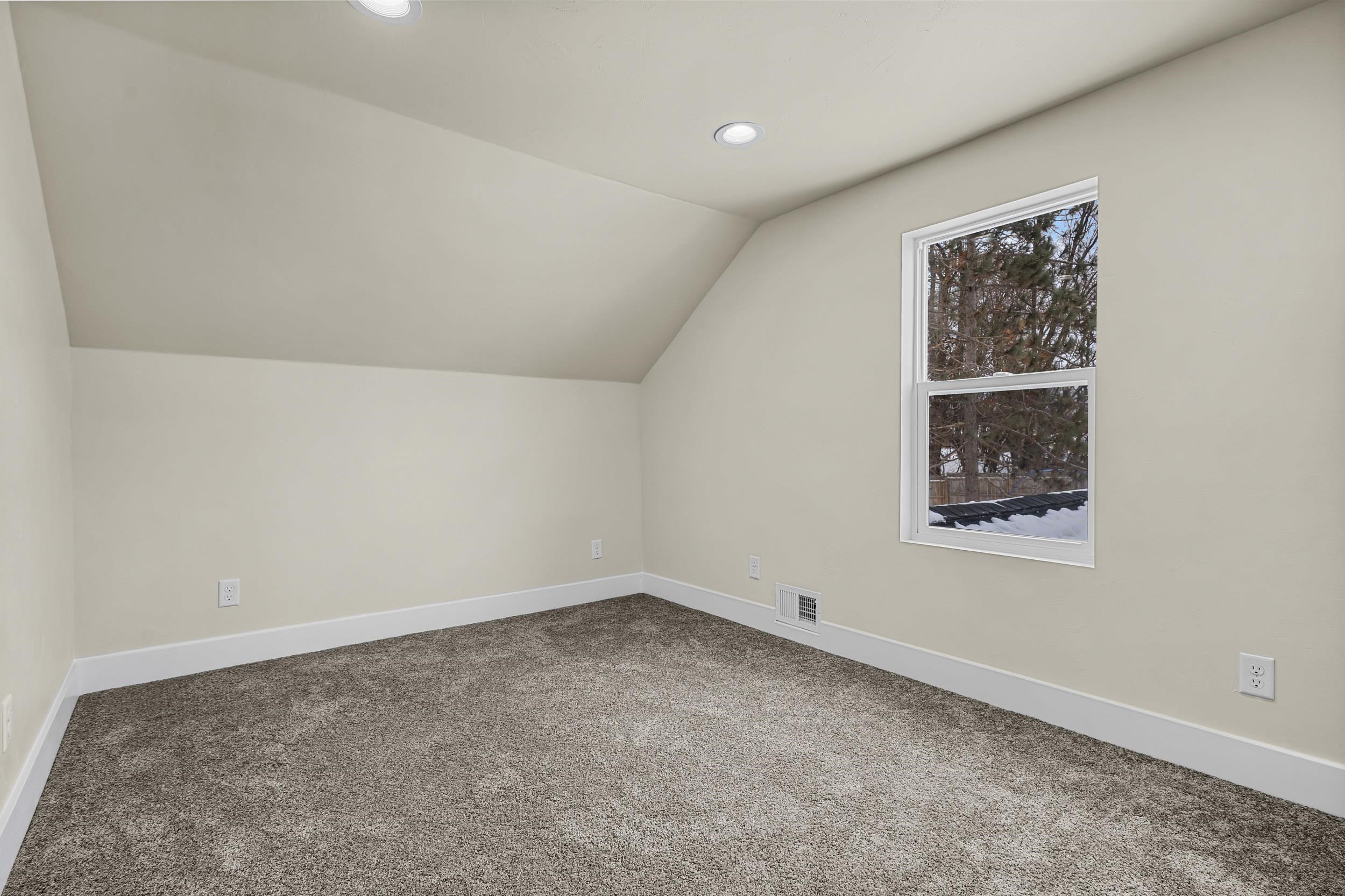 Shawano, Wisconsin 54166, United States, 3 Bedrooms Bedrooms, ,2 BathroomsBathrooms,Residential,Active,252629