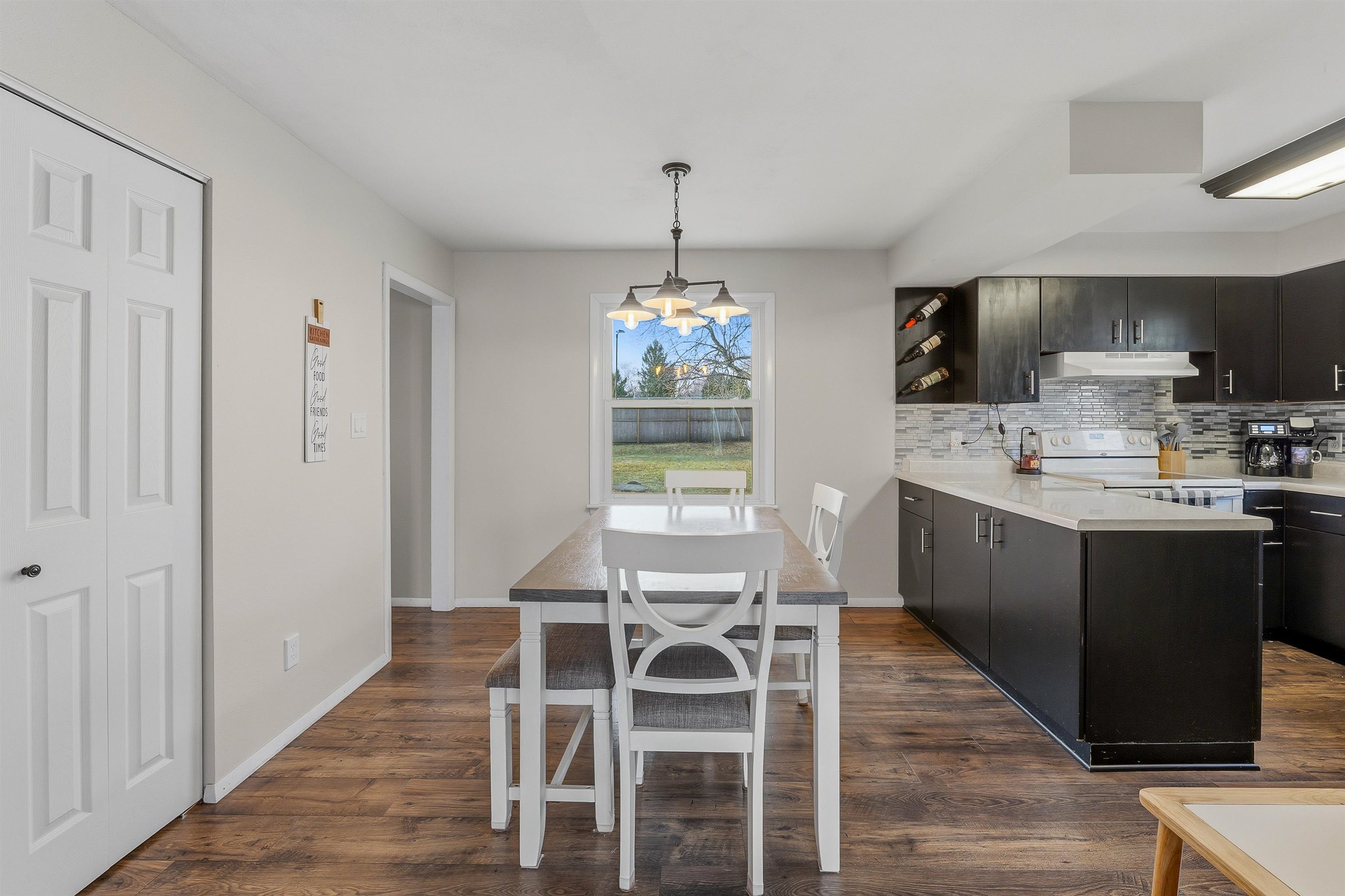 315 BELLEVILLE Street