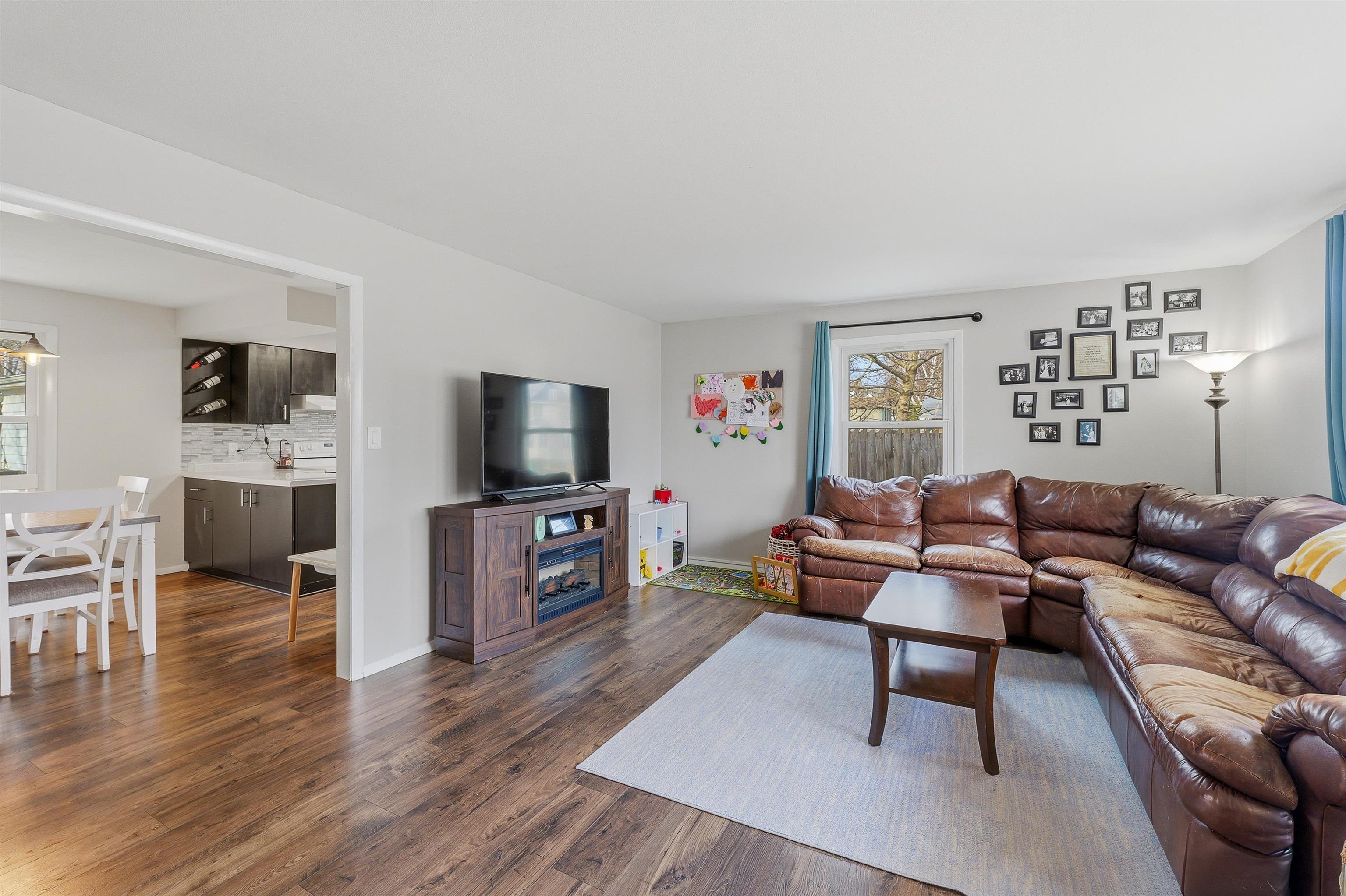 315 BELLEVILLE Street