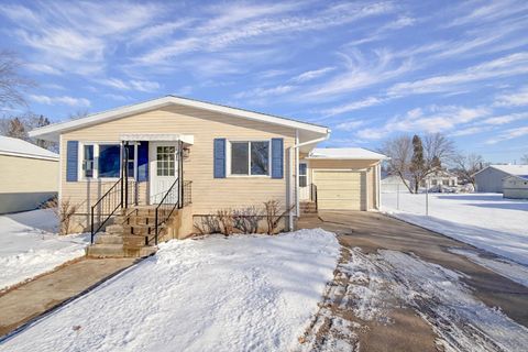 Photo of 3208 15TH Street, MENOMINEE, MI 49858 (MLS # 50319949)