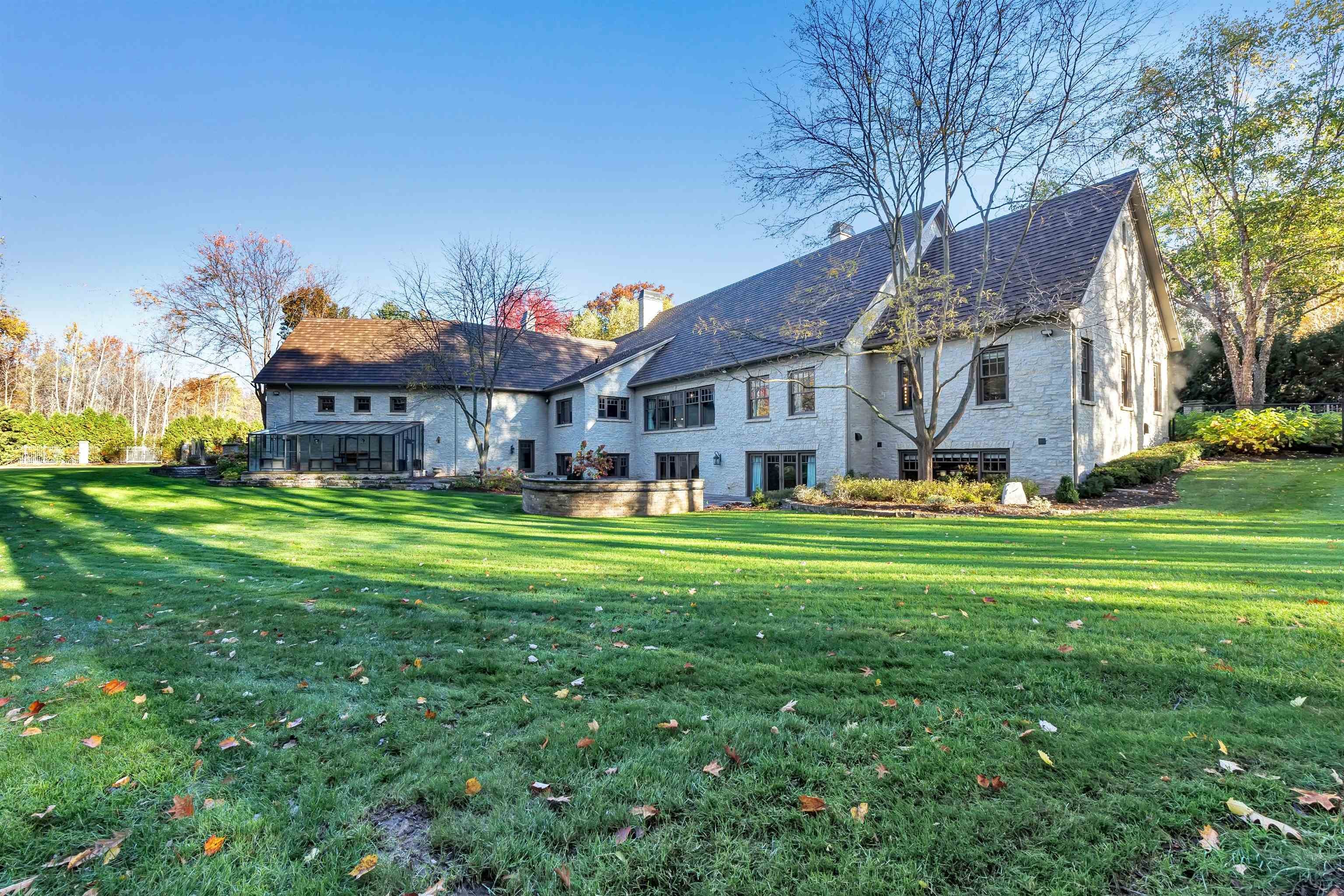 1250 THAYER Trail