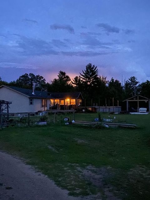 W9041 AIRPORT Road CRIVITZ WI 54114