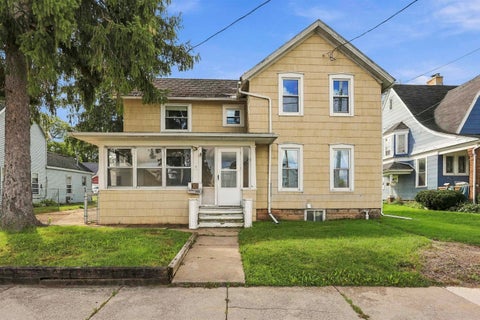 Photo of 305 E 8TH Street, KAUKAUNA, WI 54130 (MLS # 50333078)