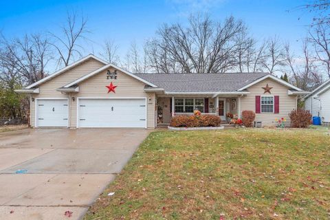 Photo of 1410 ALCAN Drive, MENASHA, WI 54952 (MLS # 50318432)