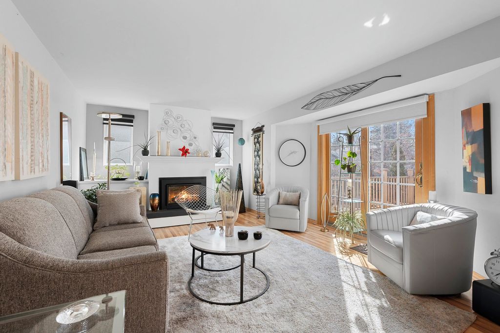 Photo of 1831 S MAYFAIR Drive, APPLETON, WI 54914 (MLS # 50321856)