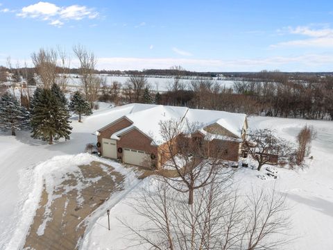 Photo of 9366 MEMORY Lane, NEENAH, WI 54956 (MLS # 50319262)