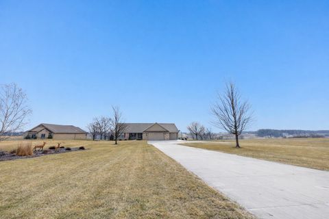4207 LOST DAUPHIN Road DE PERE WI 54115