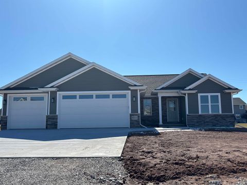 Photo of W5041 BLUE HERON Circle, SHERWOOD, WI 54169 (MLS # 50316367)