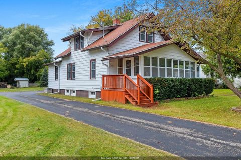 Photo of 531 N MAIN Street, SHAWANO, WI 54166 (MLS # 50315119)