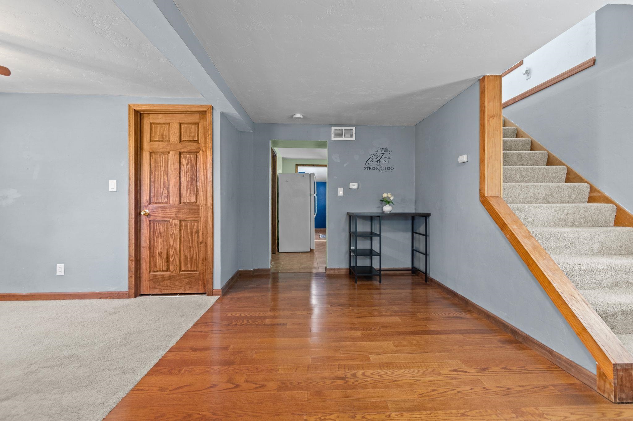 125 S JOHN Street