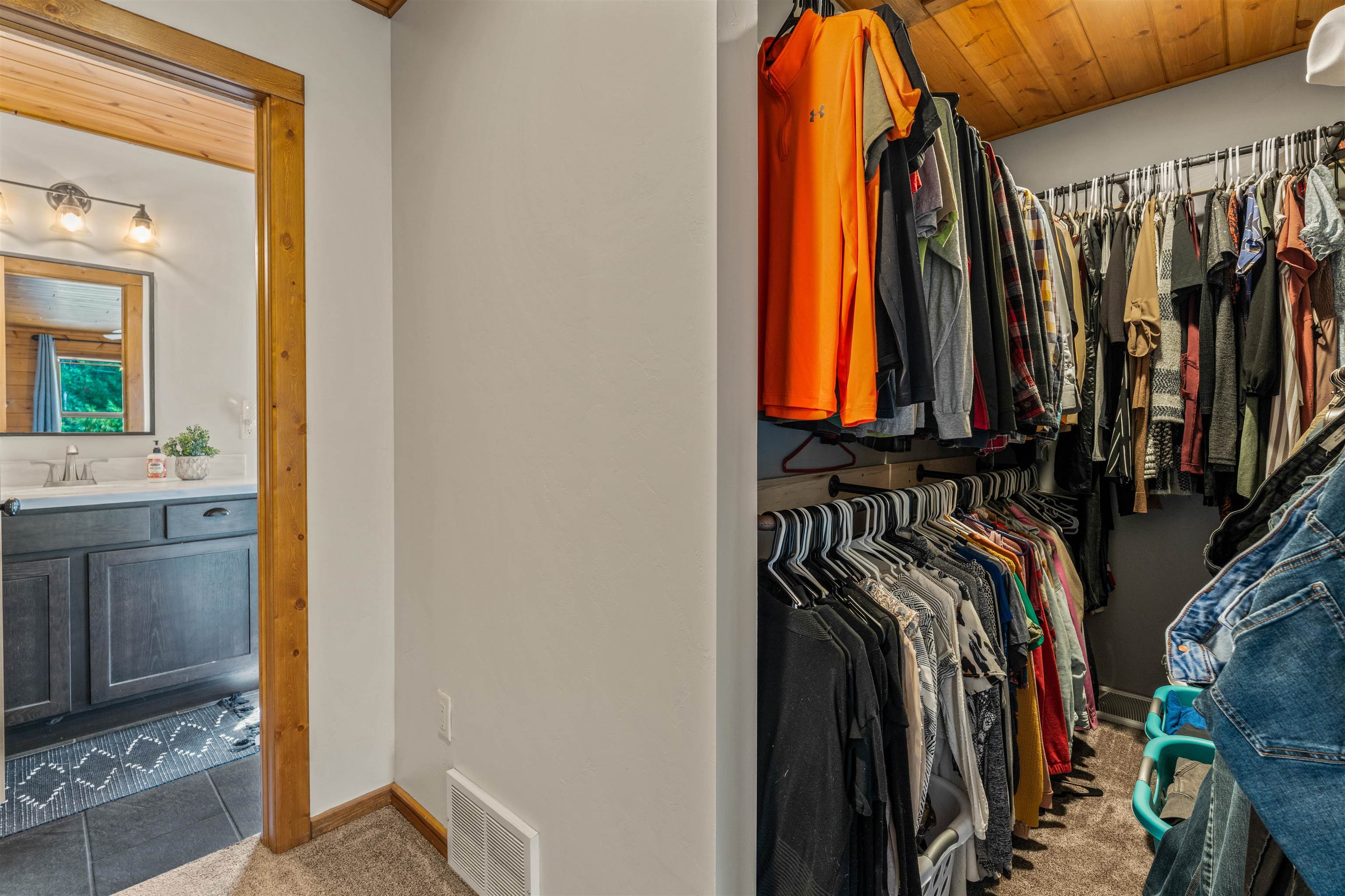 Shawano, Wisconsin 54166, United States, 4 Bedrooms Bedrooms, ,2 BathroomsBathrooms,Residential,Pending,21263