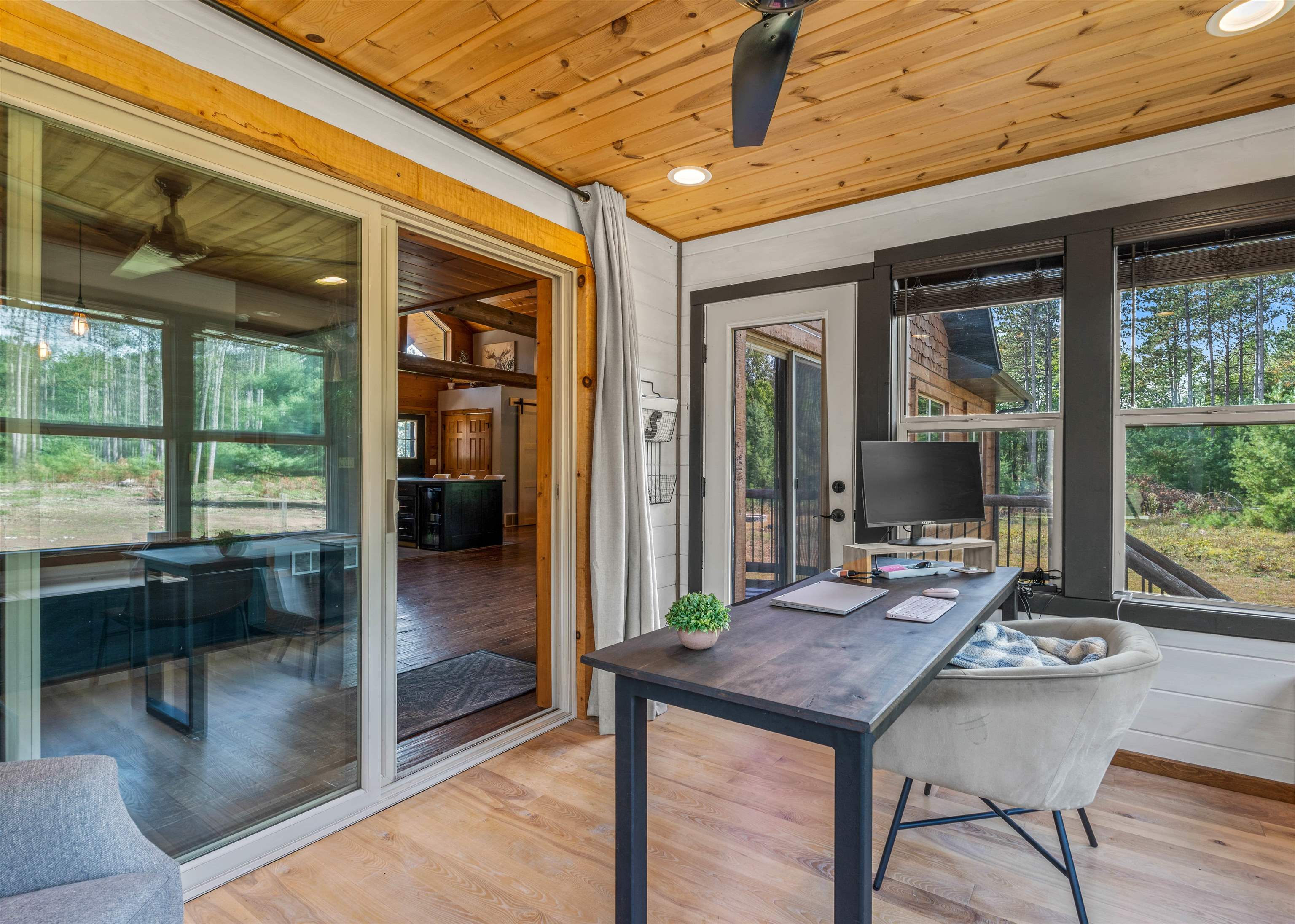 Shawano, Wisconsin 54166, United States, 4 Bedrooms Bedrooms, ,2 BathroomsBathrooms,Residential,Pending,21263