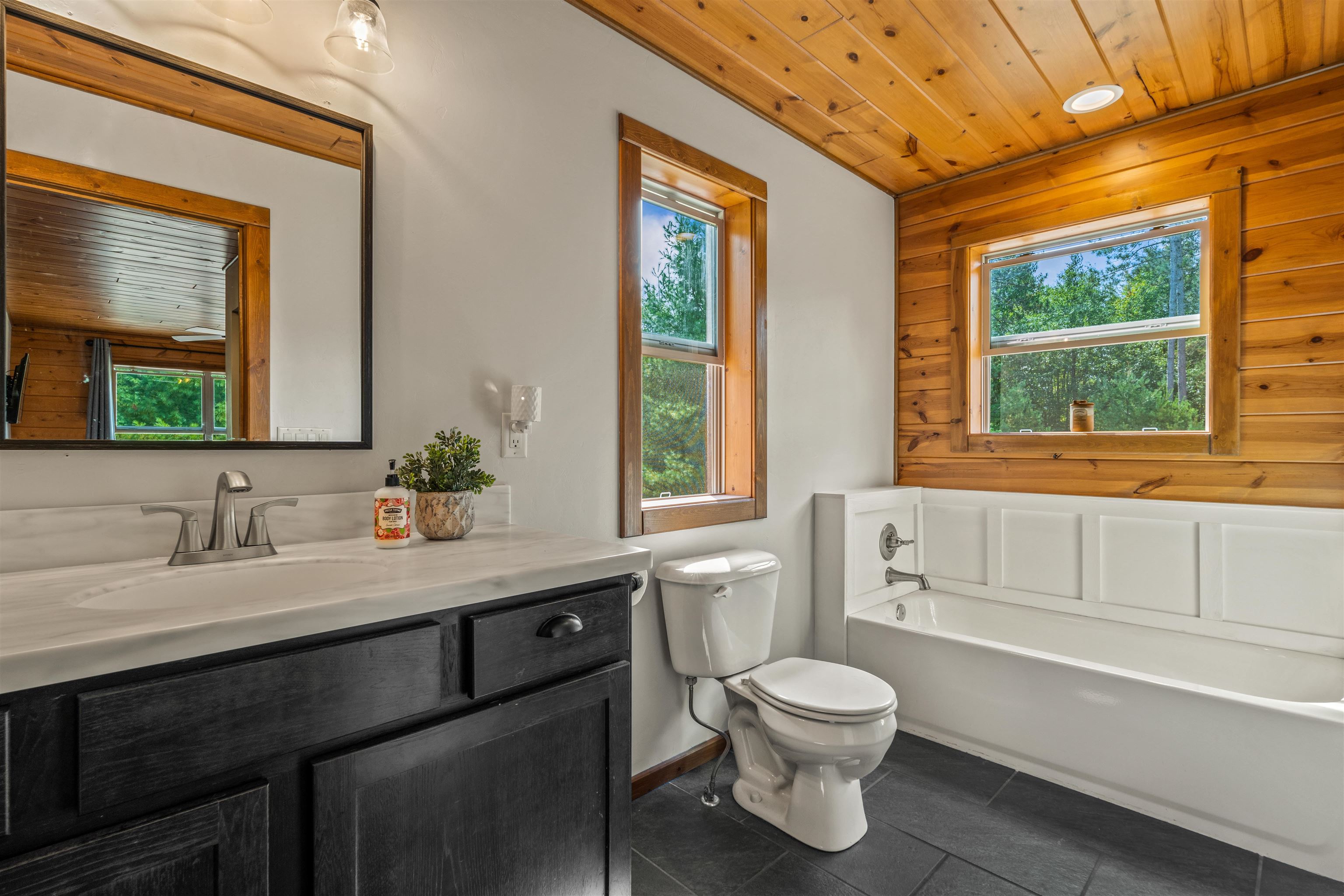 Shawano, Wisconsin 54166, United States, 4 Bedrooms Bedrooms, ,2 BathroomsBathrooms,Residential,Pending,21263