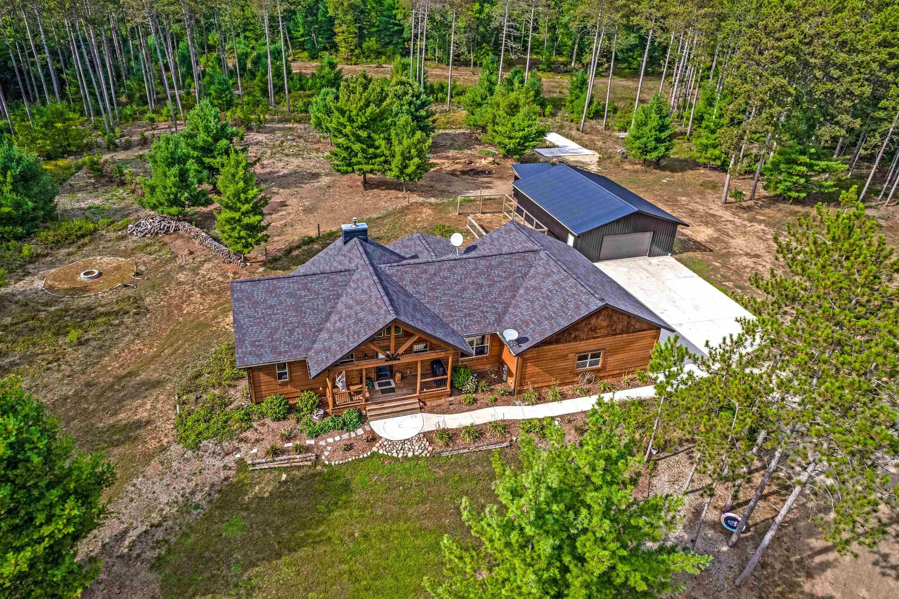 Shawano, Wisconsin 54166, United States, 4 Bedrooms Bedrooms, ,2 BathroomsBathrooms,Residential,Pending,21263