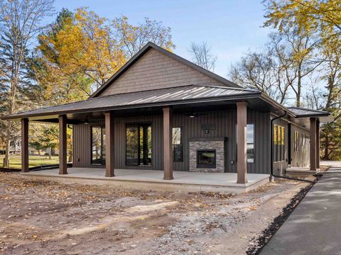 Photo of 1253 RIVERSIDE Drive, SUAMICO, WI 54173 (MLS # 50321239)