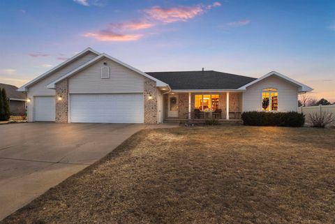 Photo of 2500 MANITOWOC Road, GREEN BAY, WI 54311 (MLS # 50321912)