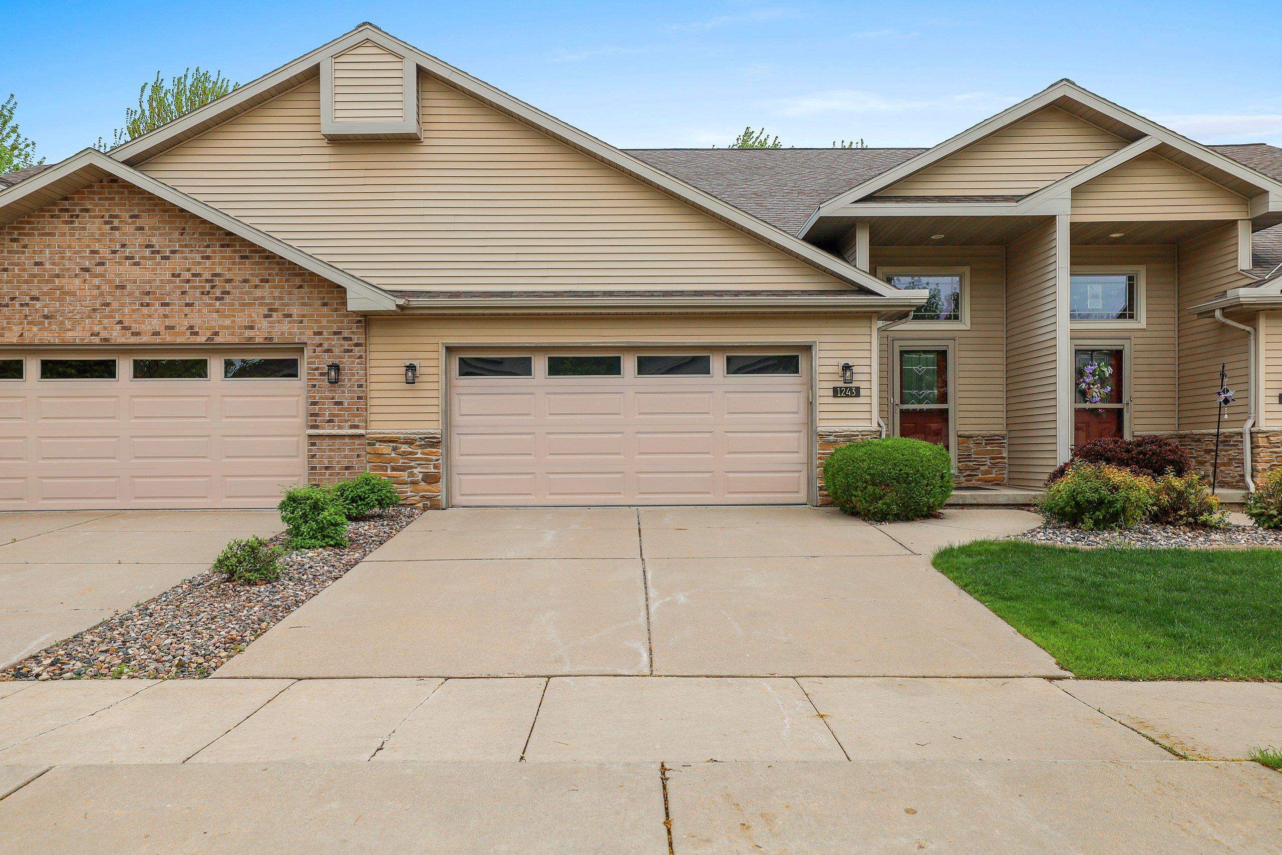 Photo 1 of 51 — 1243 PRAIRIE FALCON Trail, GREEN BAY, WI 54313