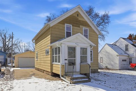 Photo of 423 W 7TH Street, KAUKAUNA, WI 54130 (MLS # 50321685)