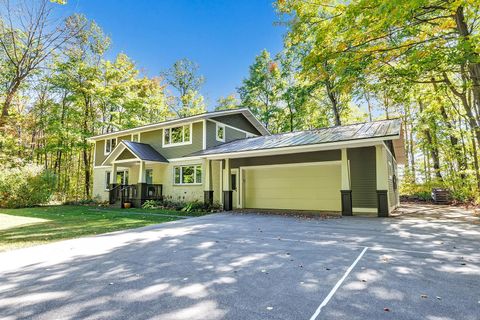 Photo of 7826 MEMORIAL Drive, EGG HARBOR, WI 54209 (MLS # 50316229)