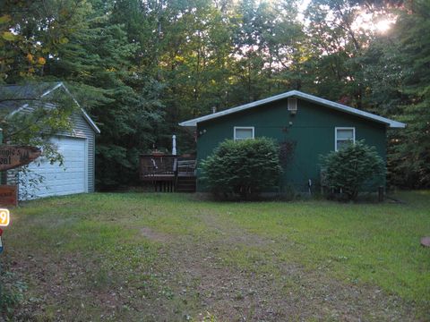 Photo of N1629 FOX RIDGE Trail, KESHENA, WI 54135 (MLS # 50314848)