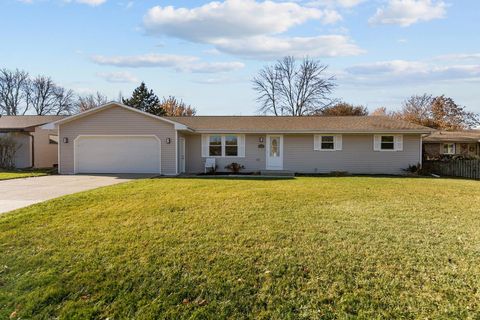 Photo of 1635 N MCINTOSH Drive, APPLETON, WI 54914 (MLS # 50318370)