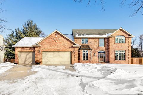Photo of 1935 W TELEMARK Circle, GREEN BAY, WI 54313 (MLS # 50320432)