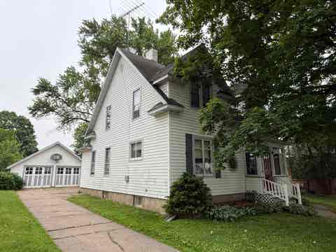 Photo of 102 N CLINTON Avenue, CLINTONVILLE, WI 54929 (MLS # 50327087)