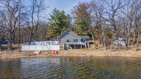 Photo of 1161 E NORTH LAKE Street, HANCOCK, WI 54943 (MLS # 50323243)