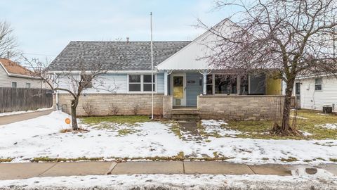 Photo of 407 E CALUMET Street, APPLETON, WI 54915 (MLS # 50319801)