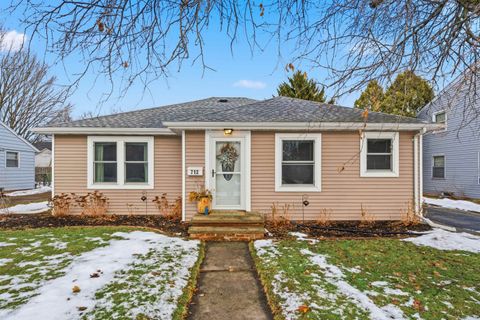 Photo of 712 E MARQUETTE Street, APPLETON, WI 54911 (MLS # 50319790)