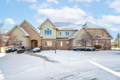 Photo of 876 ESTATE Drive, FOND DU LAC, WI 54935 (MLS # 50319541)
