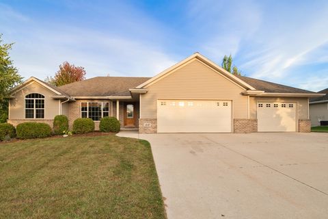 Photo of 832 SEVERNDROOG Way, GREEN BAY, WI 54313 (MLS # 50316135)