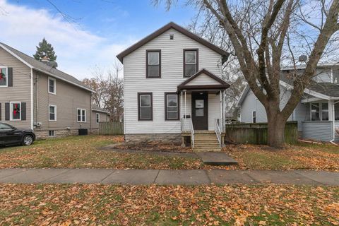 Photo of 819 OTTER Avenue, OSHKOSH, WI 54901 (MLS # 50318705)