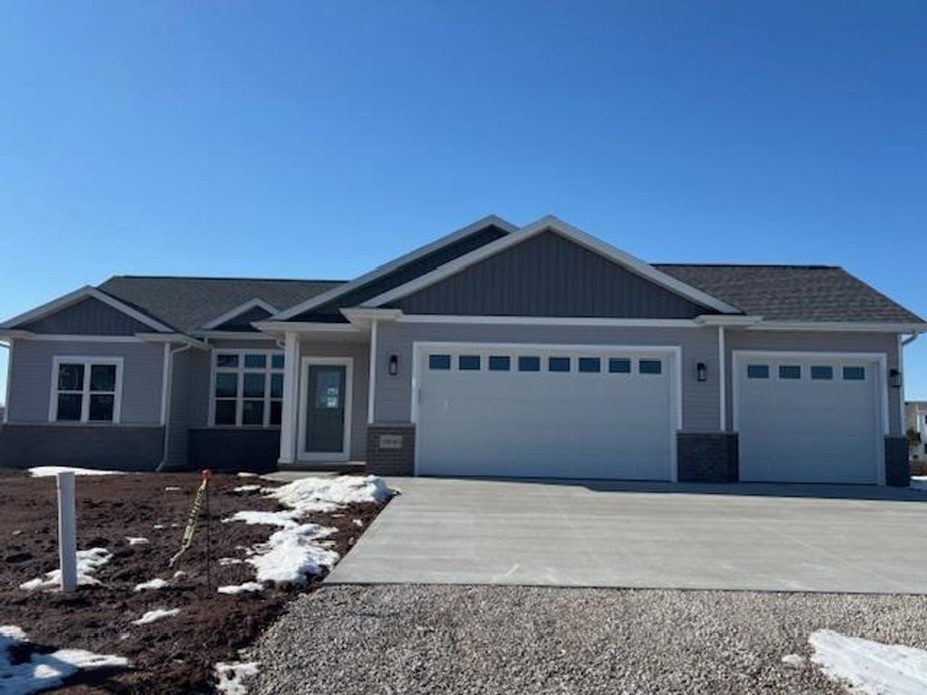 Photo of N8043 OAKWOOD Drive, SHERWOOD, WI 54169 (MLS # 50316365)