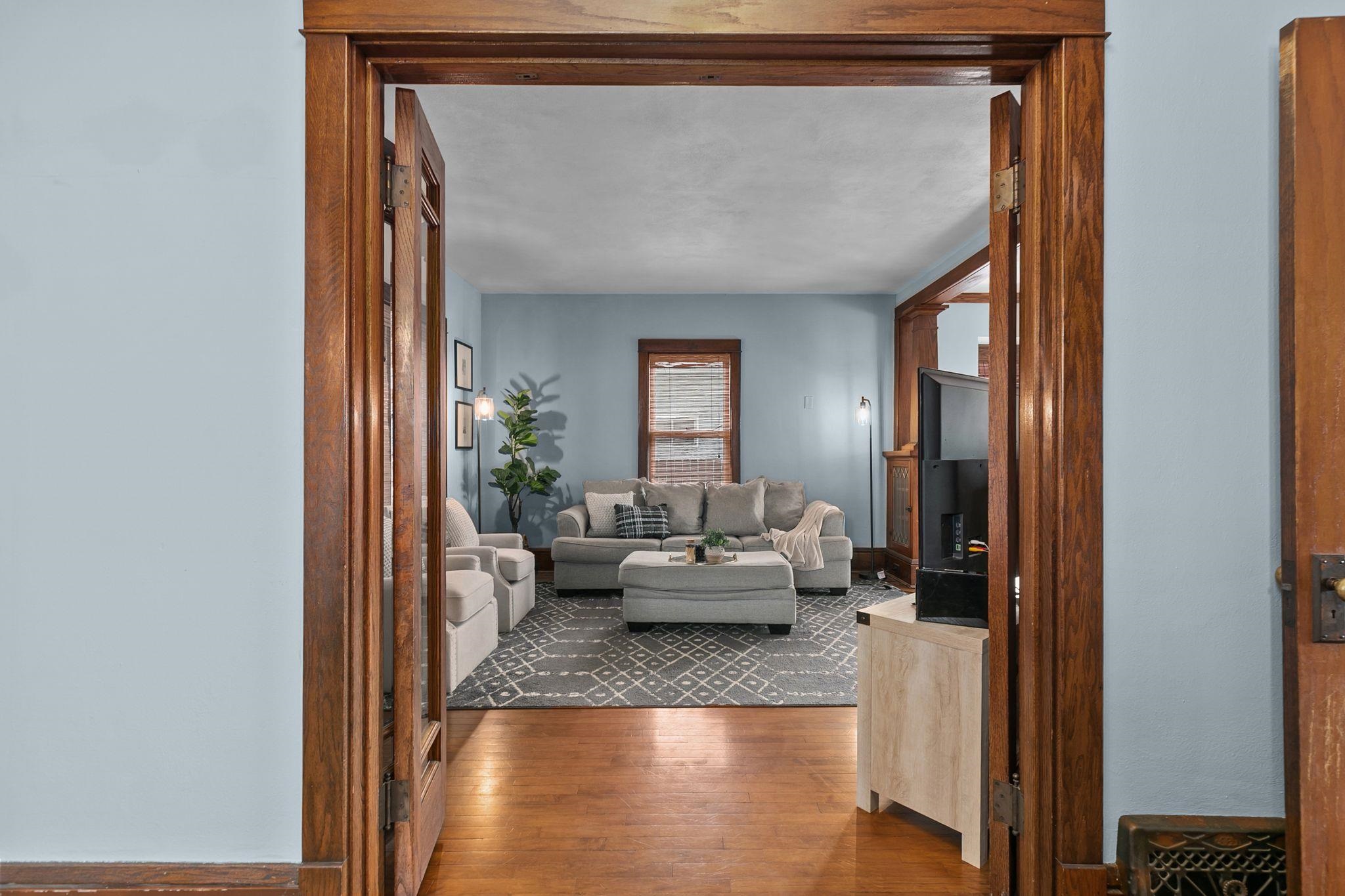 913 N HARRIMAN Street