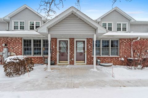 Photo of 2575 TELLURIDE Trail #E, HOWARD, WI 54313 (MLS # 50319472)