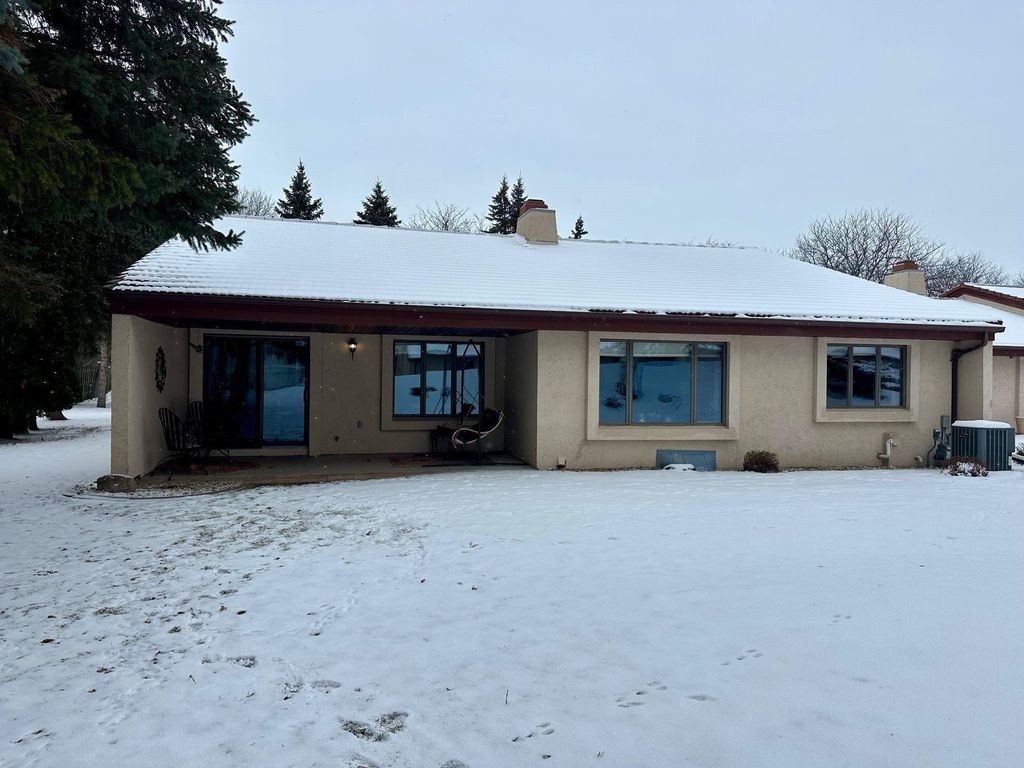 Photo of 8 FIESTA Court #E, APPLETON, WI 54911 (MLS # 50319782)