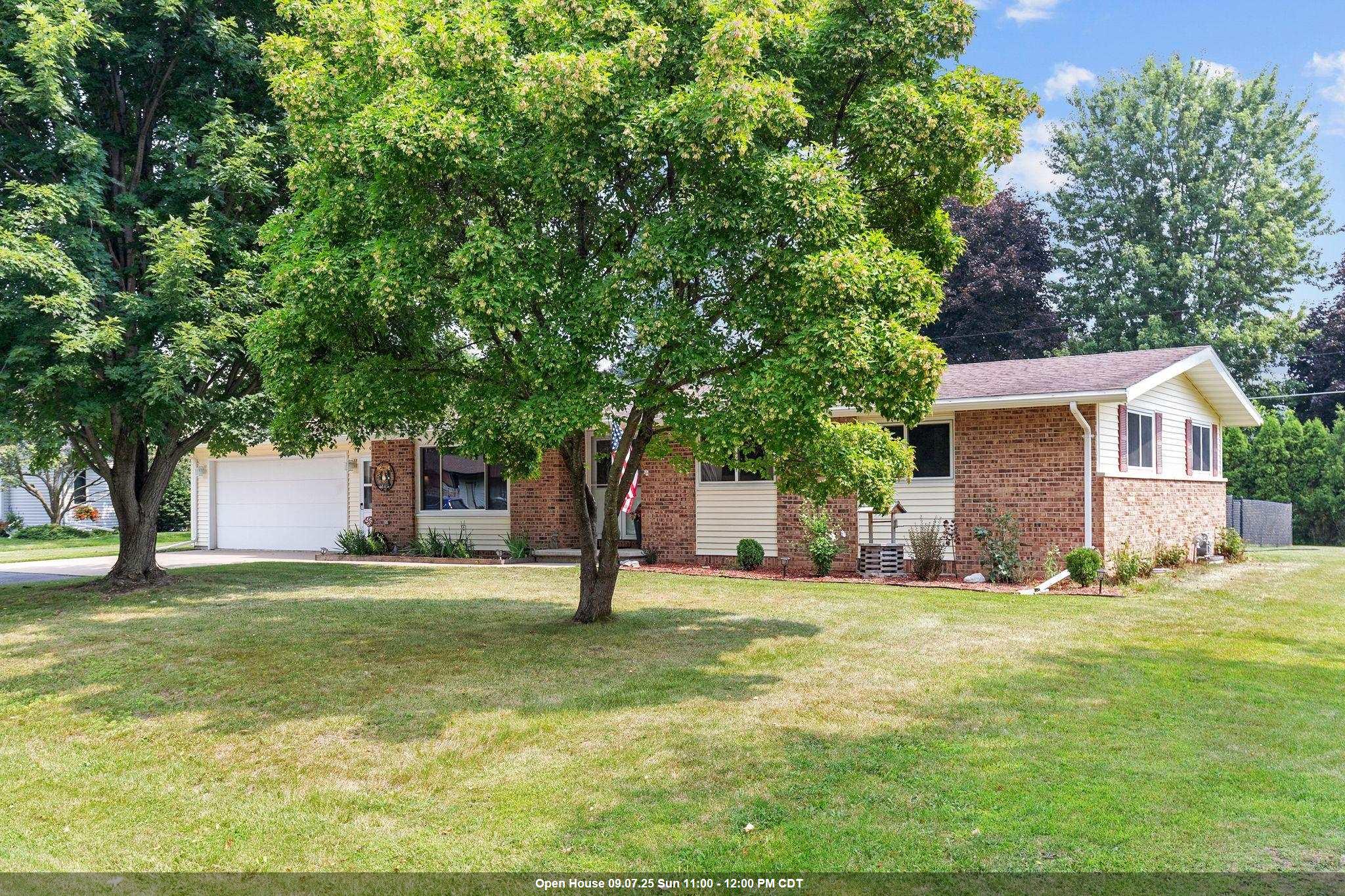 Appleton, Wisconsin 54914, United States, 3 Bedrooms Bedrooms, ,2 BathroomsBathrooms,Residential,Active,183140