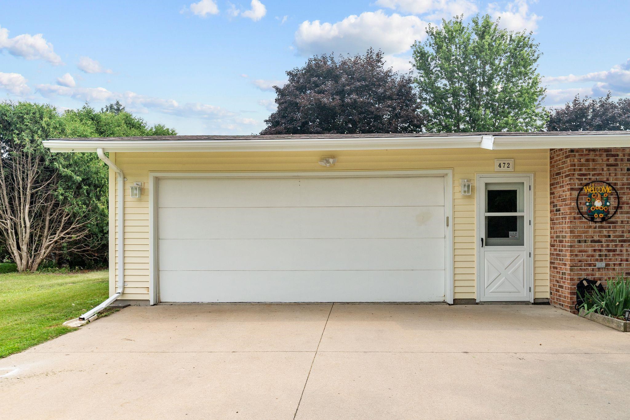 Appleton, Wisconsin 54914, United States, 3 Bedrooms Bedrooms, ,2 BathroomsBathrooms,Residential,Active,183140